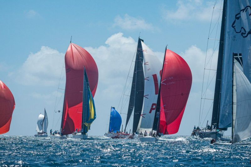 Passage de la 44ème Heineken Regatta